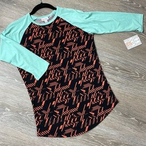 LulaRoe Randy tee
